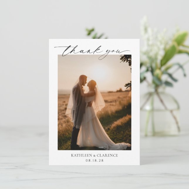 Klassisches Schwarz-Weiß-Foto Elegante Hochzeit Dankeskarte (Stehend Vorderseite)
