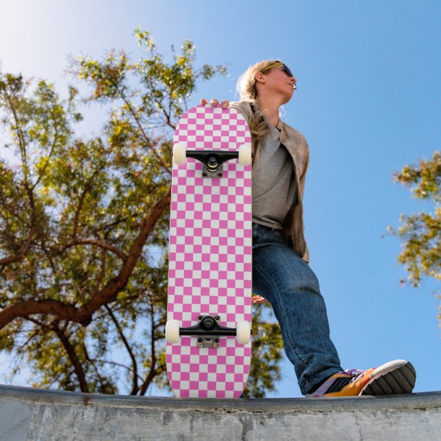 Klassisches visuelles rosa Karomuster Skateboard (Außenbereich 1)