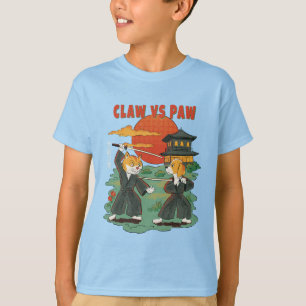 Klaue vs Pfote – Lustige Samurai-Katze und Hund T-Shirt