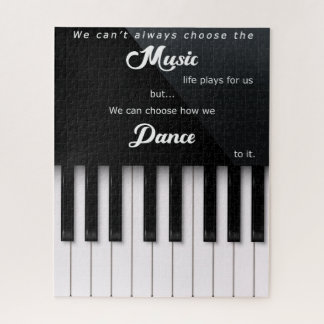 Klaviertasten mit Musik- und Dance Life Quote