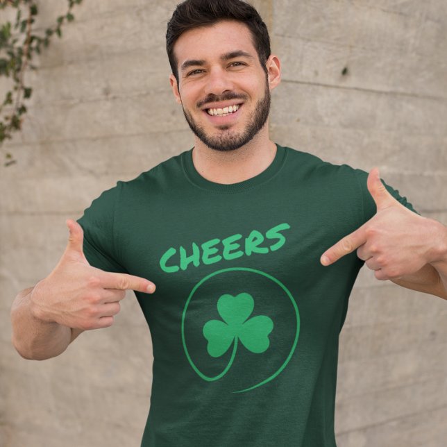Kleeblatt Clover Irish Ireland Cheers St Patrick's T-Shirt (Von Creator hochgeladen)