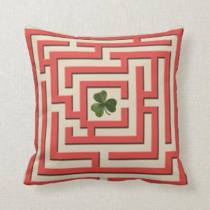 Kleeblatt in roter Labyrinth-Herausforderung 2 in Kissen