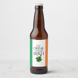 Kleeblatt isst trinken und irische Flagge führen Bierflaschenetikett