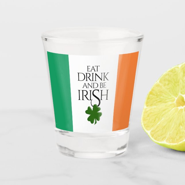 Kleeblatt isst trinken und irische Flagge führen Schnapsglas (Vorderseite)