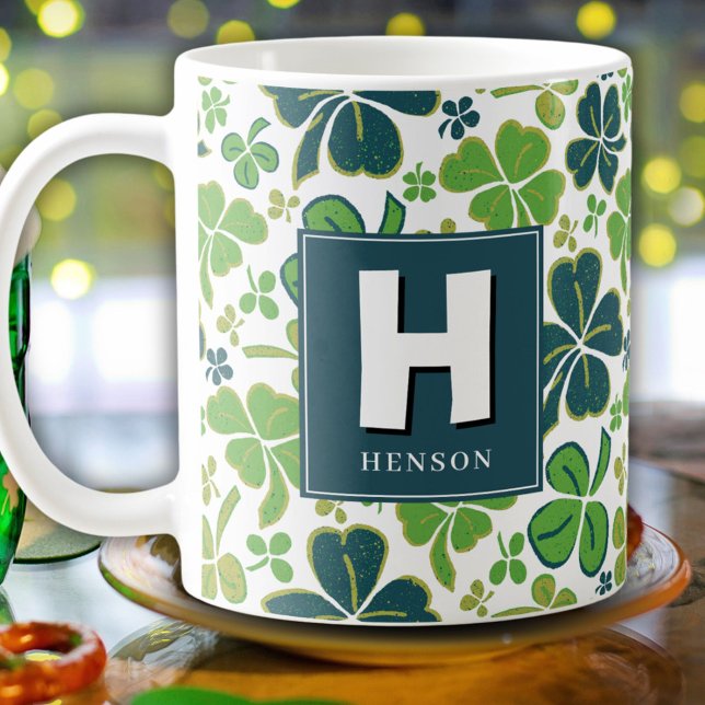 Kleeblatt-Monogramm St. Patrick`s Day Kaffeetasse (Von Creator hochgeladen)
