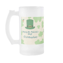 Kleeblätter, Leprechauns und goldene Tasse gefrost