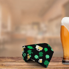 Kleeblätter und Bier Krawatte
