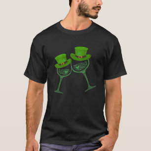 Kleeblatts Clover Couple Glass Wine Saint Patricks T-Shirt
