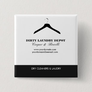 Kleidung im Schrank Haus Organisieren Mode auf Wei Button