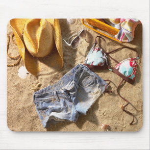Kleidung verlassen hinten auf Strand Mousepad