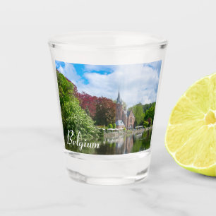 Kleine Burg am See in Brügge, Belgien Schnapsglas