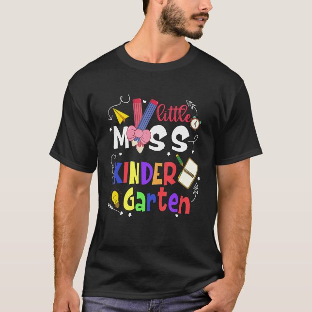 Kleine Frau Kindergarten zurück in den Kindergart T-Shirt (Vorderseite)
