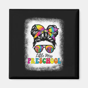 Kleine Fräulein Vorschule Tie Dye Unordentlicher D Magnet