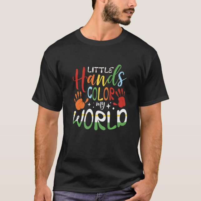 Kleine Hände färben meine Welt als Krankenschweste T-Shirt (Vorderseite)