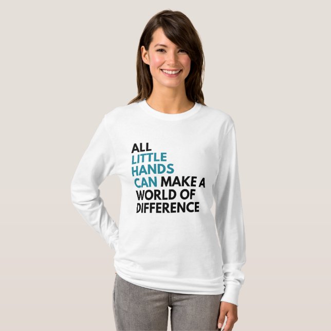 Kleine Hände machen Frauen 2 mit Seiten versahen T-Shirt (Vorne ganz)