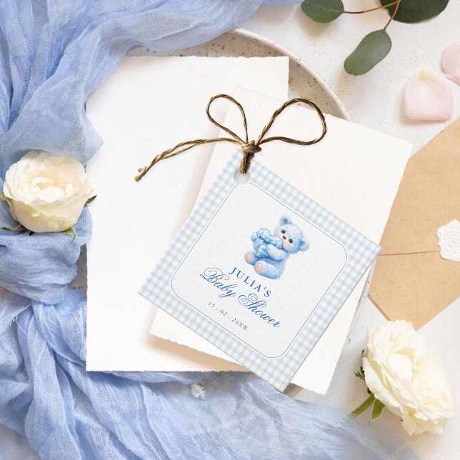 Kleine Herzen Blau Gingham Teddy Bär Baby Shower Geschenkanhänger (Von Creator hochgeladen)