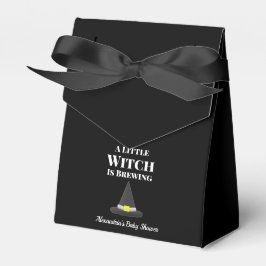 Kleine Hexe ist die Halloween-Kinderdusche brauen Geschenkschachtel