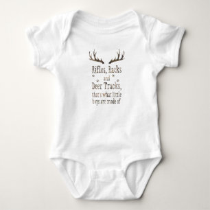Kleine Jungs, Racks und Hirschspuren Baby Strampler