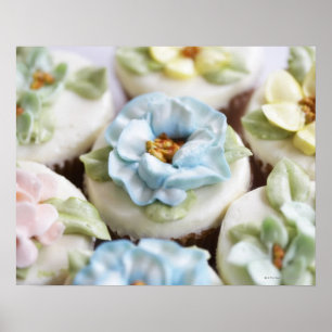 Kleine Kuchen mit Blumenzuckerglasur Poster