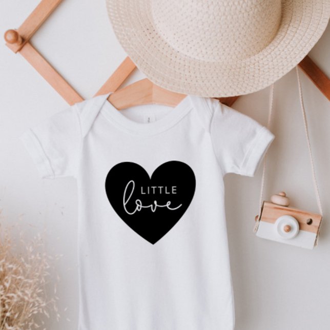 Kleine Liebe Black Heart Baby Bodysuit Baby Strampler (Von Creator hochgeladen)