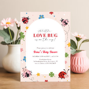 Kleine Liebeskäfer-Blumenmädchen-Baby-Party Einladung