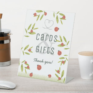 Kleine Liebeskäfer-Ladybug-Geschenke und -Karten Sockelschild