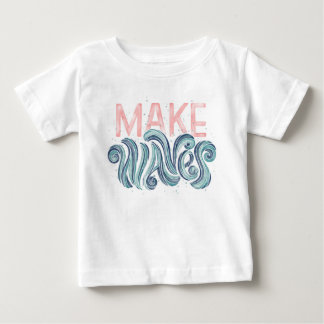 Kleine Mädchen machen Wellen Baby T-shirt