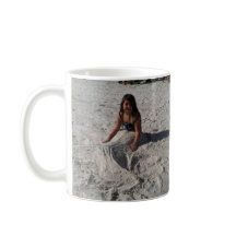 kleine Meerjungfrau auf Strand durch bbillips