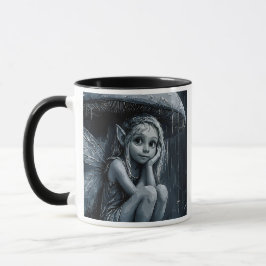 Kleine melancholische Fee im Regen. Tasse