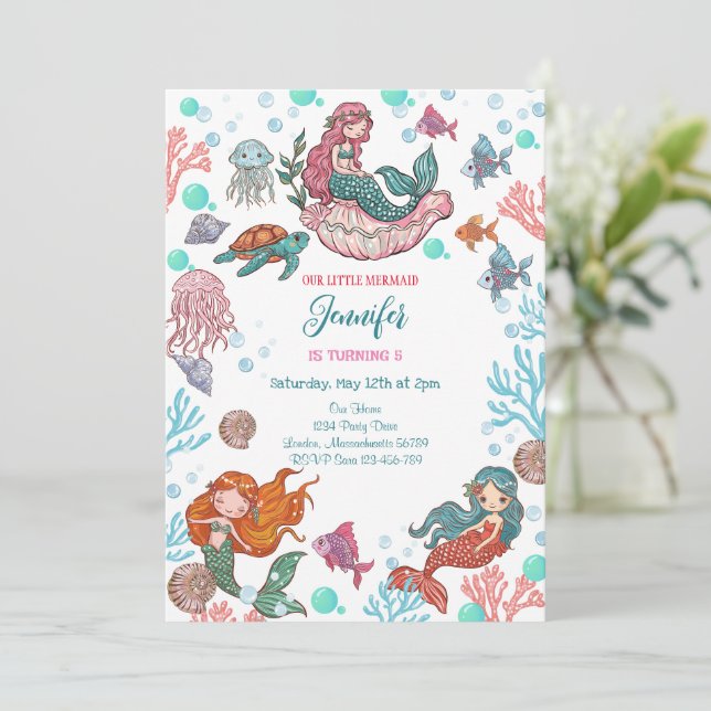 Kleine Niedliche Mermaids zum Geburtstag Einladung (Stehend Vorderseite)