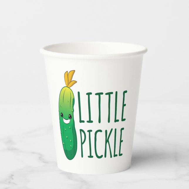 Kleine Pickle Niedliche grüne Pickle mit Sonnenbri Pappbecher (Vorderseite)