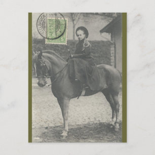 Kleine Prinzessin Charlotte, die auf dem Sattel #0 Postkarte
