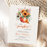 Kleine Pumpkin Sonnenblumenblume Herbstdusche Postkarte<br><div class="desc">Diese niedliche Babydusche lädt mit einem Aquarellkürbis ein, der mit Blume und Blättern überflutet ist, darunter auch Sonnenblumen, über den Worten "ein kleiner Kürbis ist auf dem Weg". Das Wort "Kürbis" ist in gebranntem orangefarbenem Schriftzeichen verziert mit Curlicues in Imitation von Kürbisweinen. Personalisieren Sie den Text mit dem Namen der...</div>