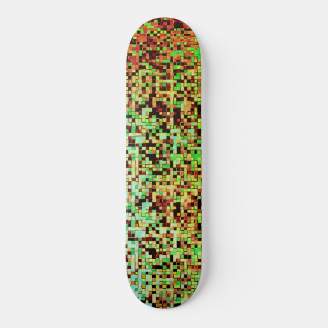 Kleine Quadrate oder Fliesen in Grün und Orange Skateboard (Vorderseite)