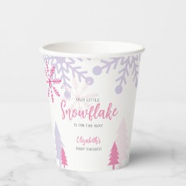 Kleine Schneeflocke auf dem Weg Babydusche Winter Pappbecher