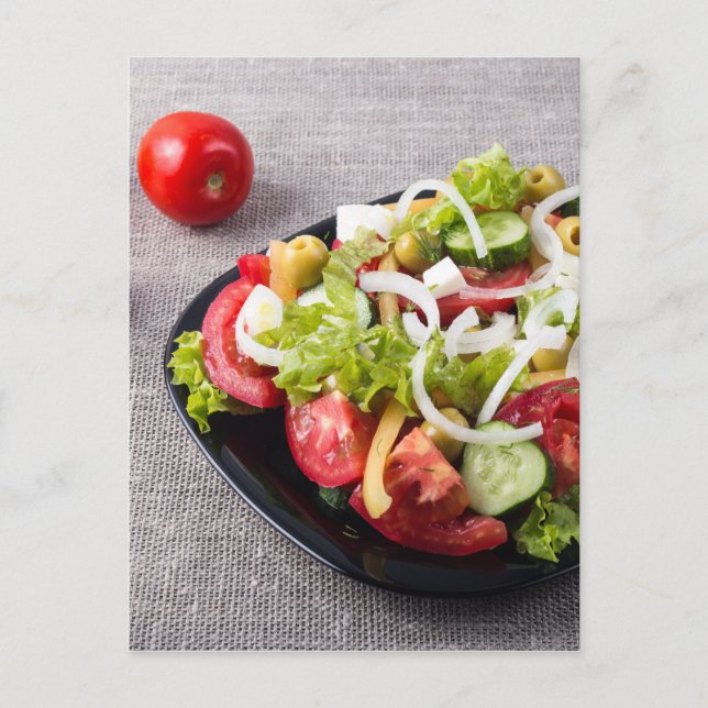 Kleine Schüssel Salat aus natürlichem Gemüse Postkarte (Vorderseite)