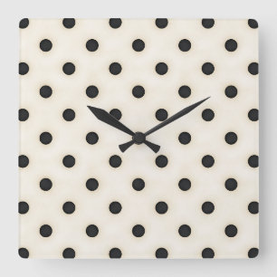 Kleine schwarze Polka Punkte auf antiken Weiß ersc Quadratische Wanduhr