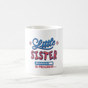 Kleine Schwester im Gange Kaffeetasse