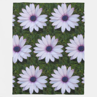 Kleine Spinne auf Blume Fleece Blanket