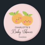 Kleine Süssen Babydusche Magnet<br><div class="desc">Kleine Süssen sind auf dem Weg Babydusche Design mit bezauberndem kleinen Clementine Orangen Set auf einem hellrosa Hintergrund. Besuchen Sie unseren Shop, um unsere bezaubernde kleine Süssen Design Kollektion zu sehen.</div>