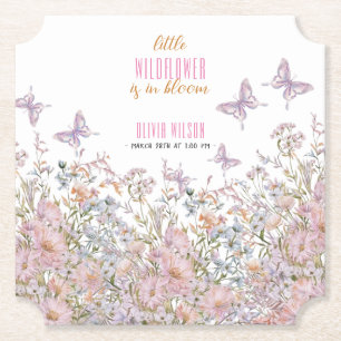 Kleine Wildblume ist in Blütendusche Untersetzer