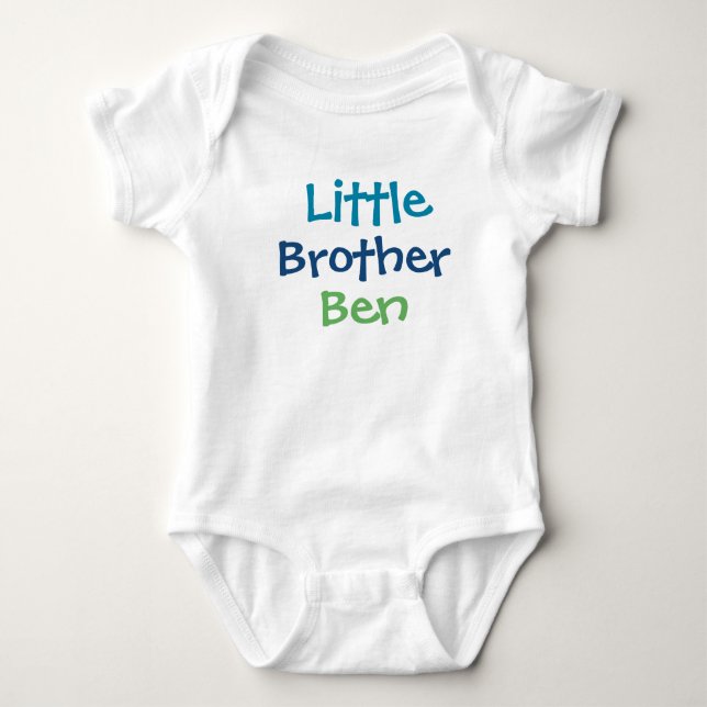 Kleiner Bruder farbenfrohe Monogram Boys Baby Baby Strampler (Vorderseite)