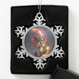 Kleiner Drache, große Energie – Der Ember Clocklin Schneeflocken Zinn-Ornament