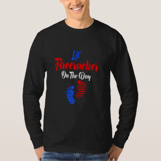 Kleiner Feuerwerkskörper auf dem Weg Schwangerscha T-Shirt