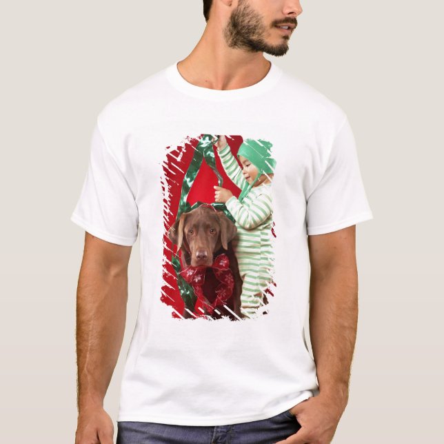 Kleiner Junge, der einen Hund verziert T-Shirt (Vorderseite)