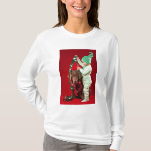 Kleiner Junge, der einen Hund verziert T-Shirt