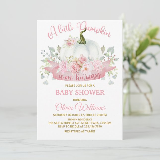 Kleiner Kürbis auf die Pink Bow Baby Dusche Einladung (Stehend Vorderseite)