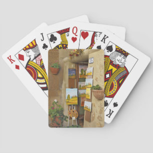 Kleiner Laden mit Kunstwerken zum Verkauf auf dem  Spielkarten