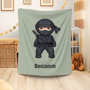 Kleiner Ninja, anpassbarer Name, Sage-Grün Fleecedecke