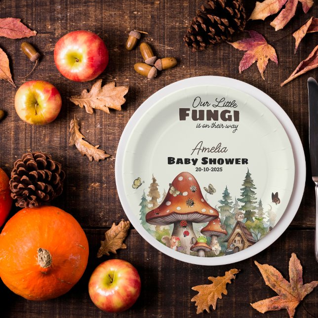 kleiner Pilzpilz-Wald Pappteller (Celebrate your our little fungi is on the way, with these whimsical woodland mushroom plates )